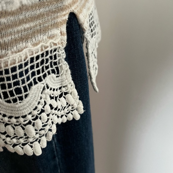 C - White & Tan Light Long Sleeve Knit / Shirt  - 3/25$ - Picture 7 of 10